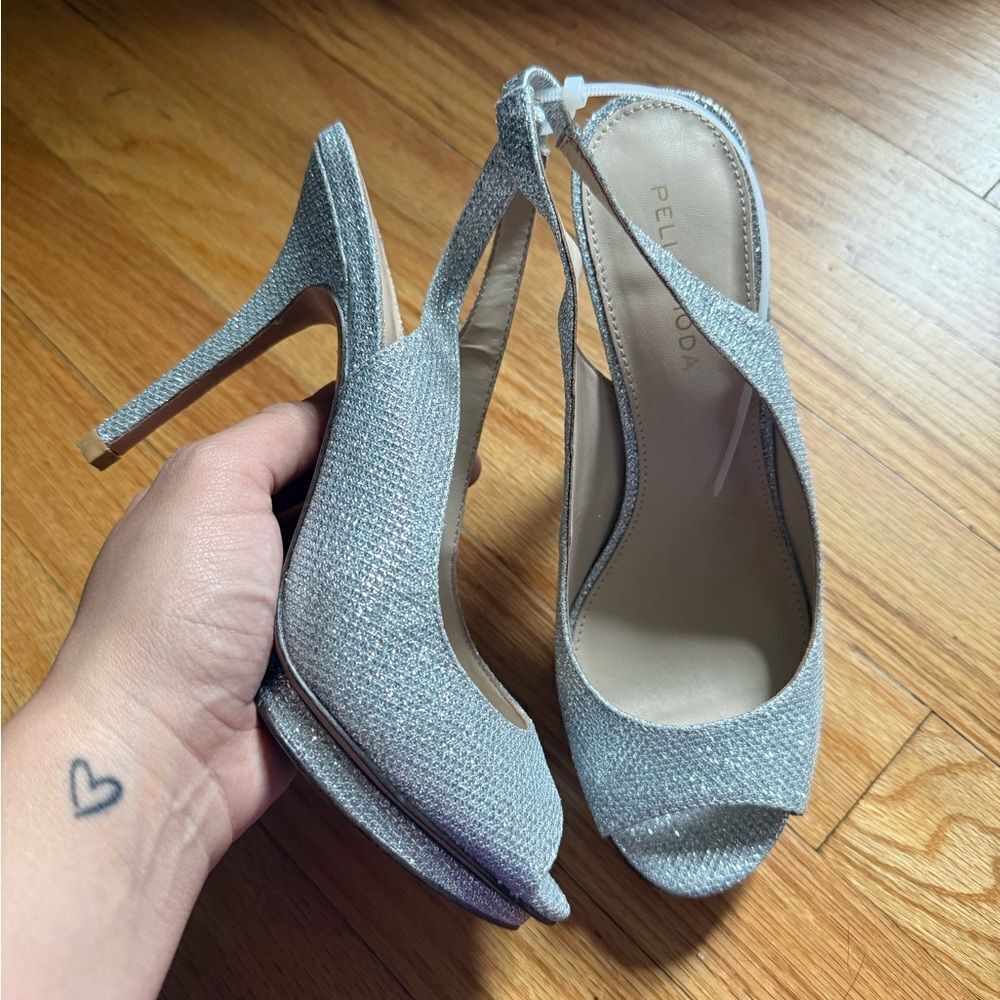 Pelle Moda | Rimma Metallic Slingback Pump - Picture 3 of 8